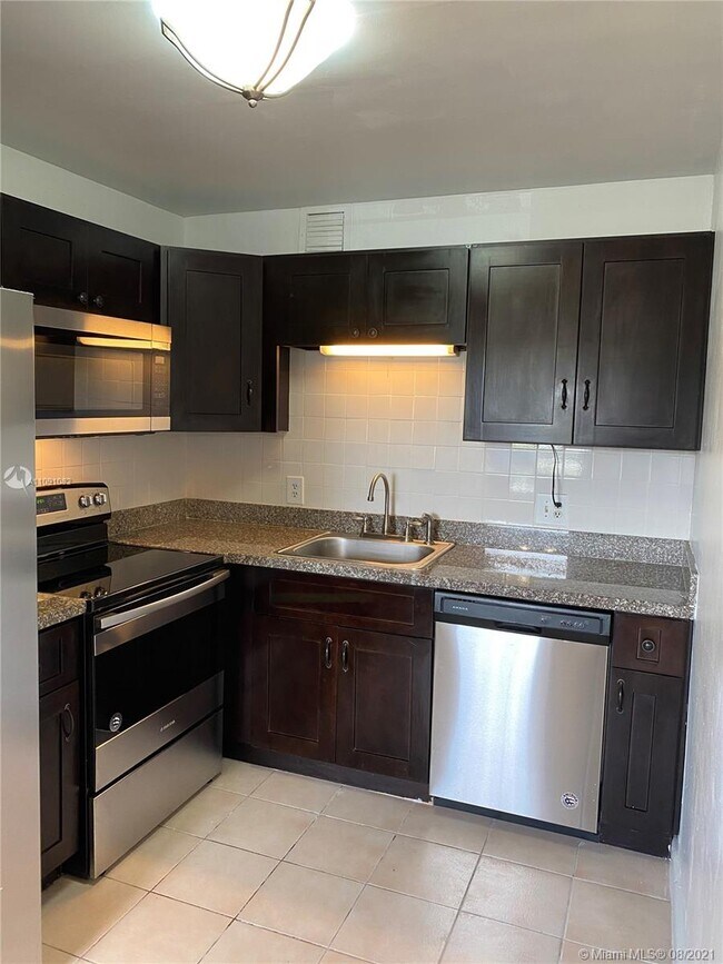 Foto del edificio - 13355 SW 9th Ct