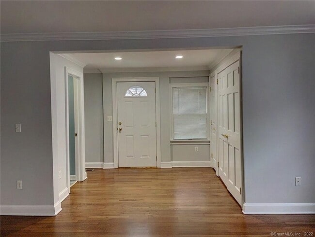 Building Photo - 57 Scofield Ave