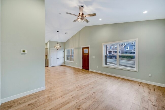 Foto del edificio - 525 Harrison Ave