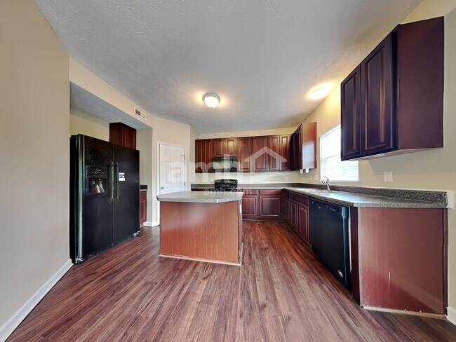 Foto del edificio - 45 Haverstraw Pl