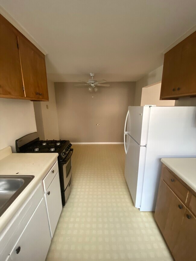 Kitchen - 3109 Grand Ave S