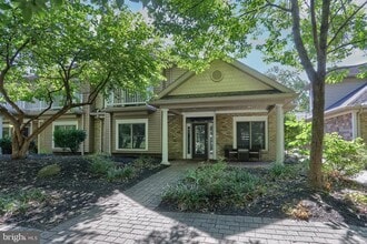 Building Photo - 101 High Pointe Dr