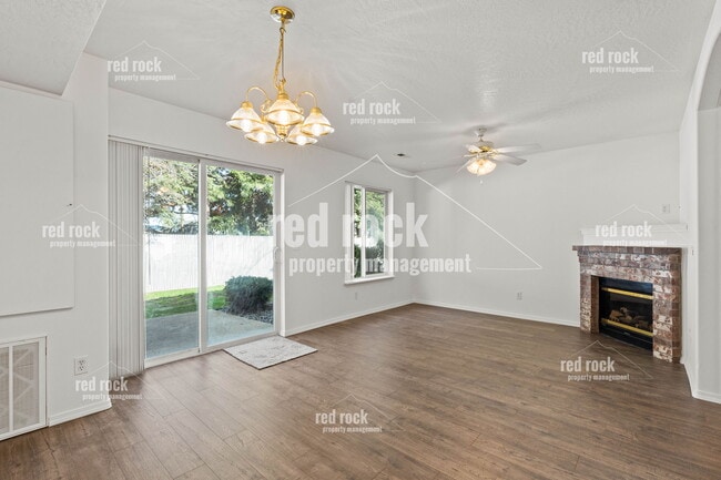 Building Photo - 4926 N Orchid Ln