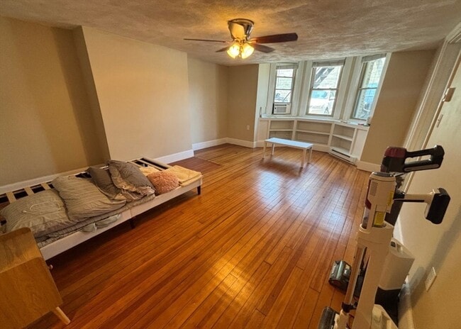 Building Photo - 360 Tappan St