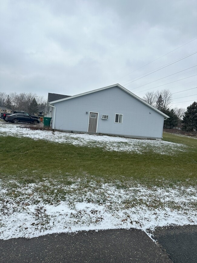 Building Photo - 5508 Cyndi Ct