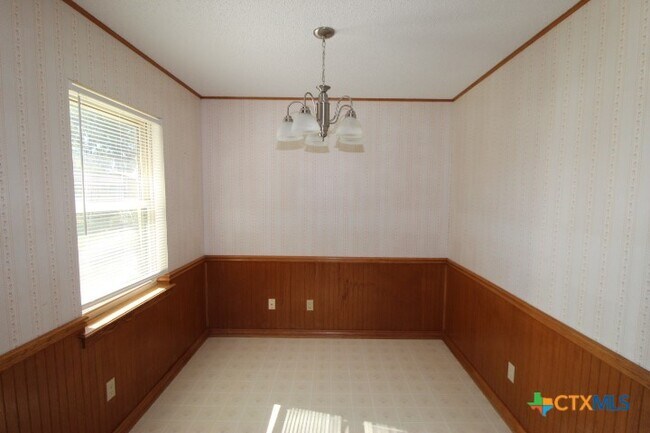 Foto del edificio - 1606 Hughes Ave