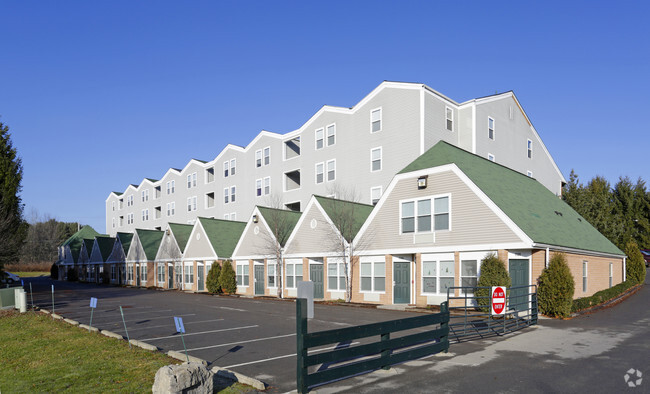 University Commons At Slippery Rock Apartments - Slippery Rock, PA ...