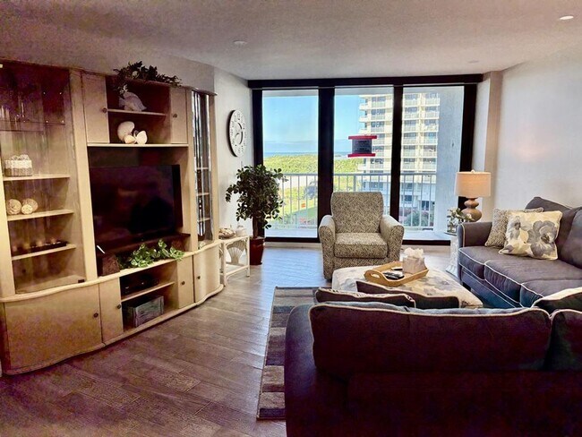 Building Photo - South Seas