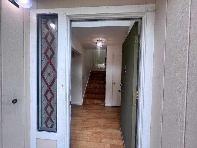 Foto del edificio - Two Story 3 Bed/Bath Single Family Home In Milpitas, Ca. For Rent!!! $500 OFF FIRST MONTHS RENT!