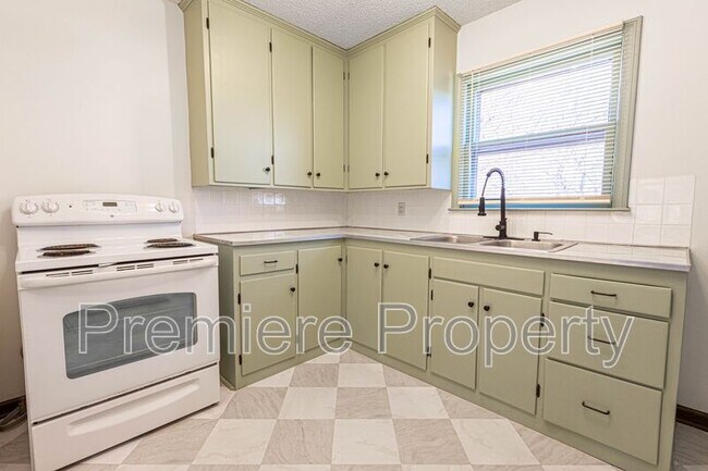 Foto del edificio - 6123 Hadley St