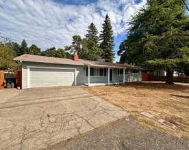 Building Photo - 3638 Sacramento Dr