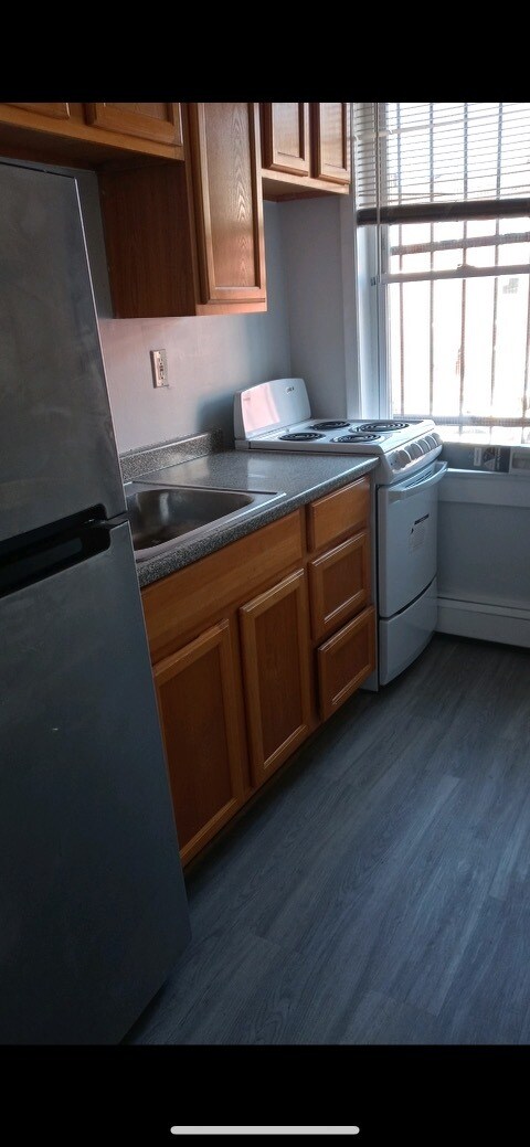 Foto del edificio - 424 E Girard Ave