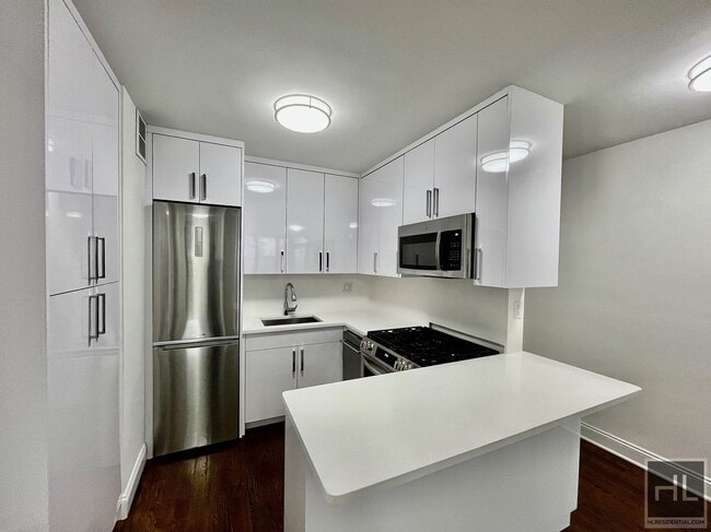 Building Photo - EAST 35 STREET