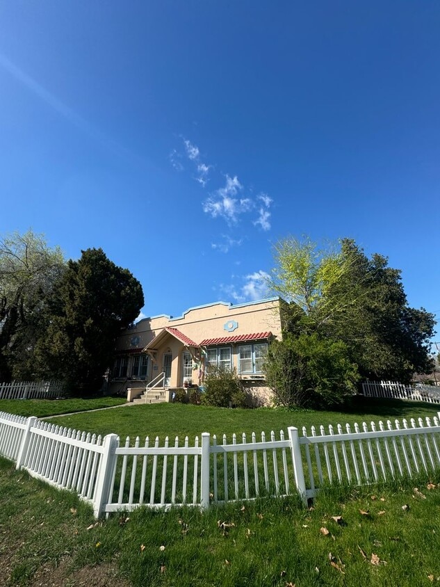 10 N 26th Ave Unit 10, Yakima, WA 98902 Room for Rent in Yakima, WA