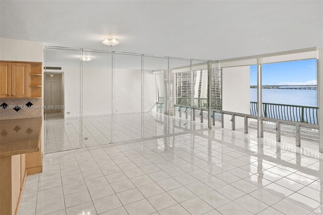 Building Photo - 1408 Brickell Bay Dr