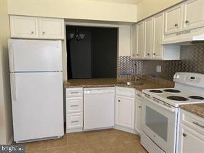 Primary Photo - 1339 Thornwood Dr