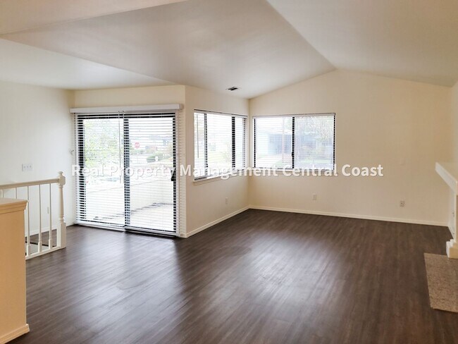 Building Photo - LEASE PENDING - 3 Bed, 2.5 Bath Grover Bea...