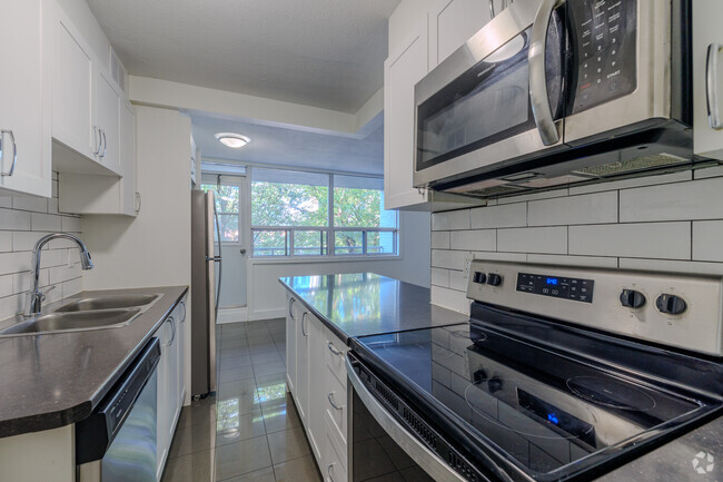 1BR, 1BA - 613 SF - Kitchen - Nelson Manor