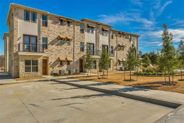Foto del edificio - 718 N Plano Rd
