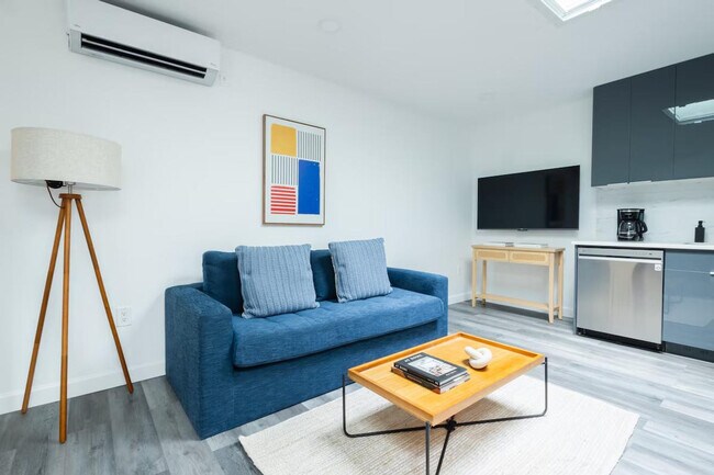 Foto del edificio - 179 E 102nd St