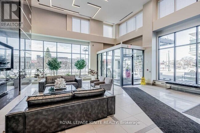 Photo du bâtiment - 3975 Grand Park Dr