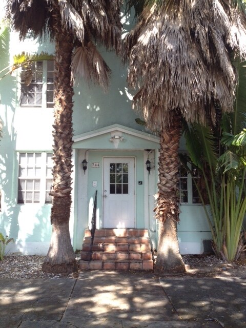 Building Photo - 744 Jefferson Ave