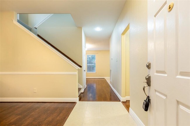 Foto del edificio - 9726 Angleside Ln
