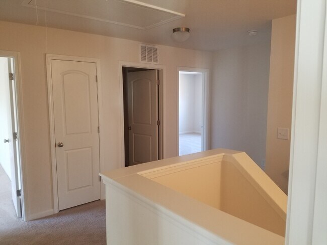 Building Photo - 2633 Taton Ct
