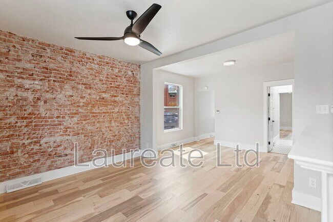 Foto del edificio - 716 E 1st Ave