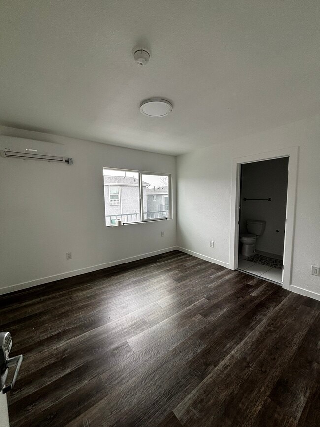 Building Photo - 1674 W 36th Pl