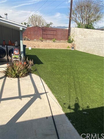 Building Photo - 1101 E Lemon Ave