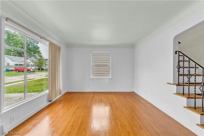 Foto del edificio - 15901 Edgewood Ave
