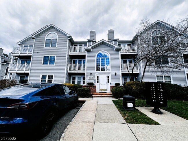 Building Photo - 42 Genoble Rd