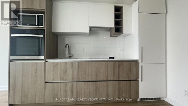 Building Photo - 319 Jarvis St