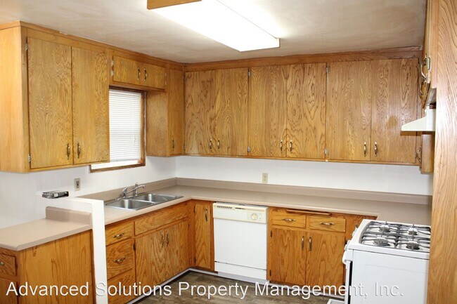 Building Photo - 2 br, 1 bath House - 2716 Eureka Way