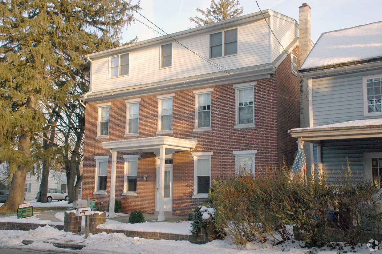 Primary Photo - 282 Laurelwood Rd