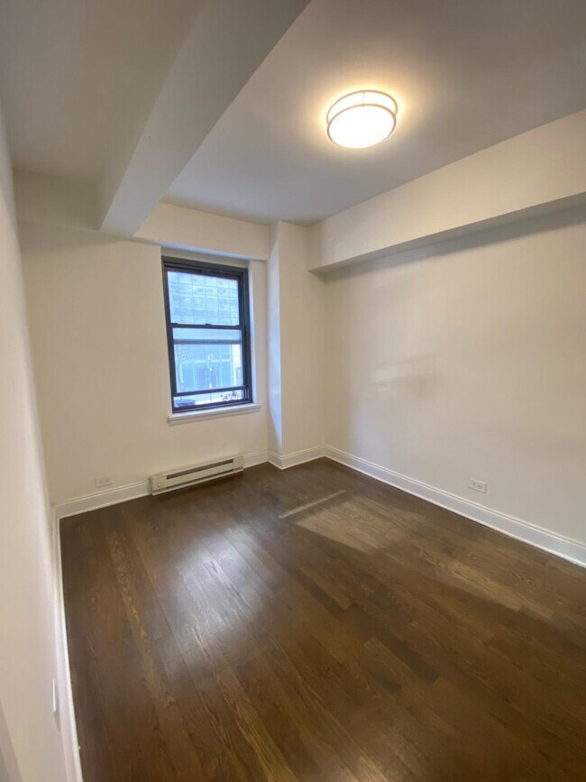 Foto del edificio - 157 E 57th St