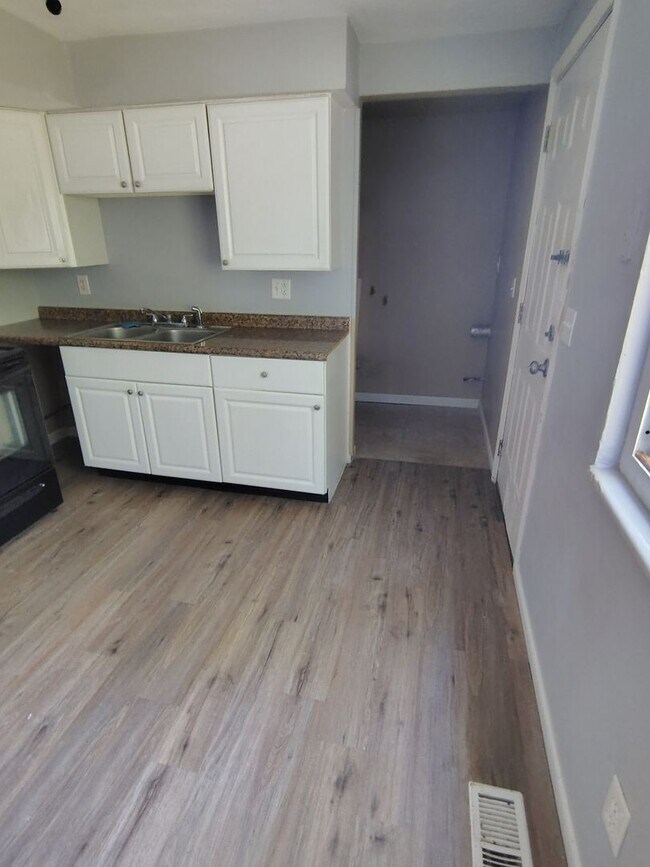 Foto del edificio - 1627-1629 E 33rd St