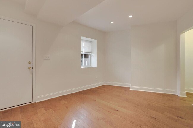 Building Photo - 1707 6th St NW