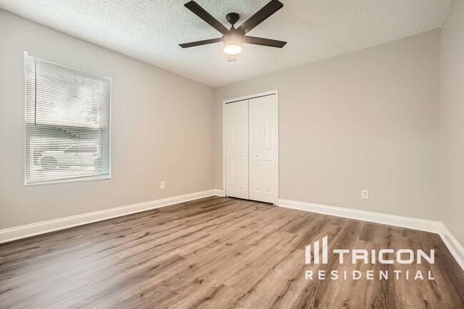 Building Photo - 7049 Sawmill Cir
