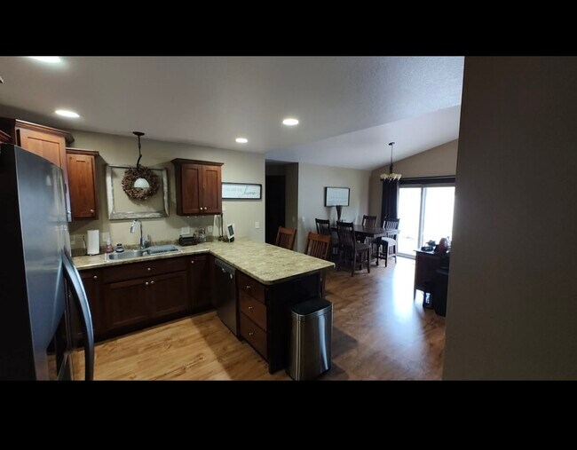 Foto del edificio - 2525 Lake Ct