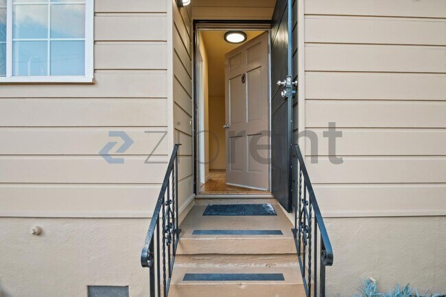 Building Photo - 2033 High St