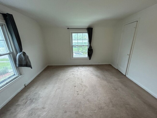 Building Photo - 14018 Cayuga Ct