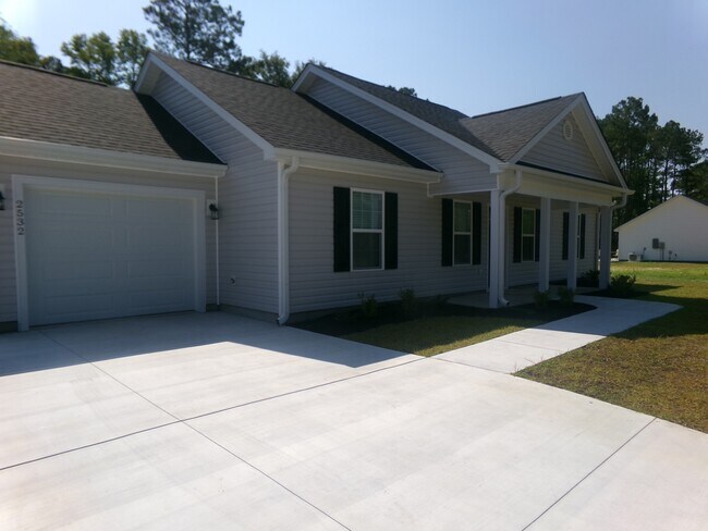 Foto del edificio - 2532 Harvey Rd