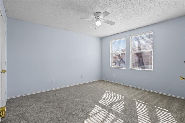 Foto del edificio - 1937 Riverchase Ln