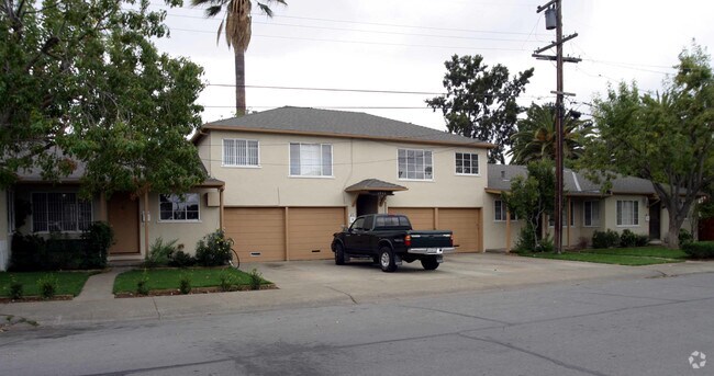 Building Photo - 1933 Gamel Way