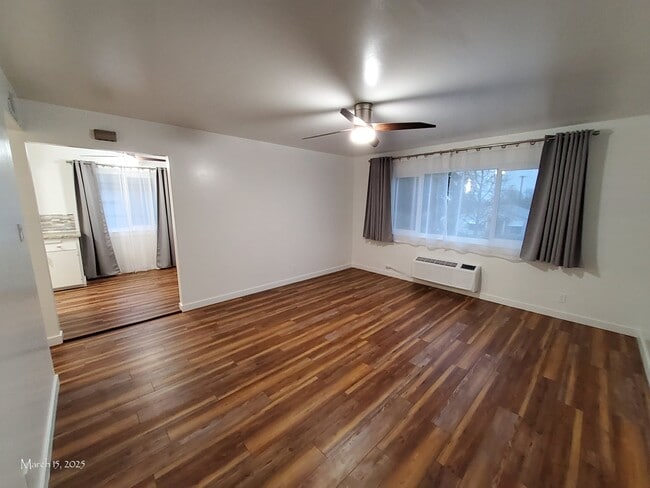 Building Photo - 1522 Mesa St