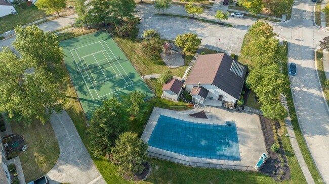 Foto del edificio - 6104 Crofton Dr