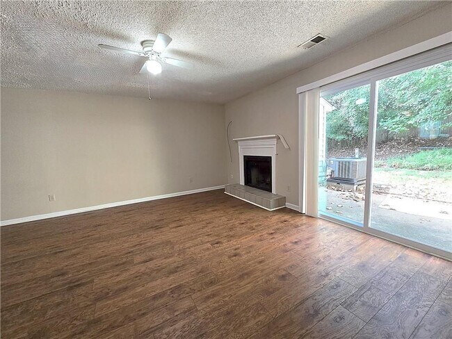 Foto del edificio - 227 Quail Run