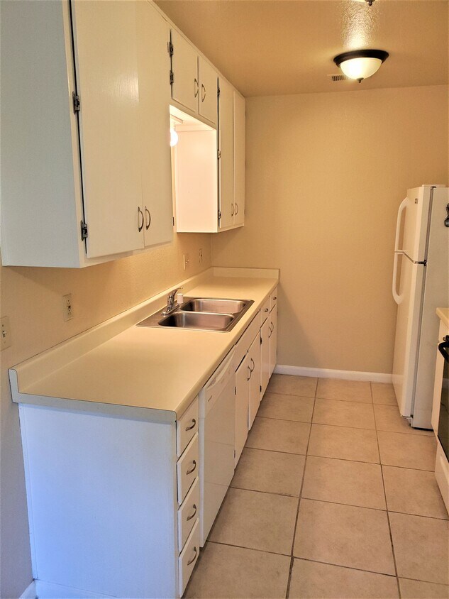 111 Temescal Cir Unit 111, Emeryville, CA 94608 Condo for Rent in